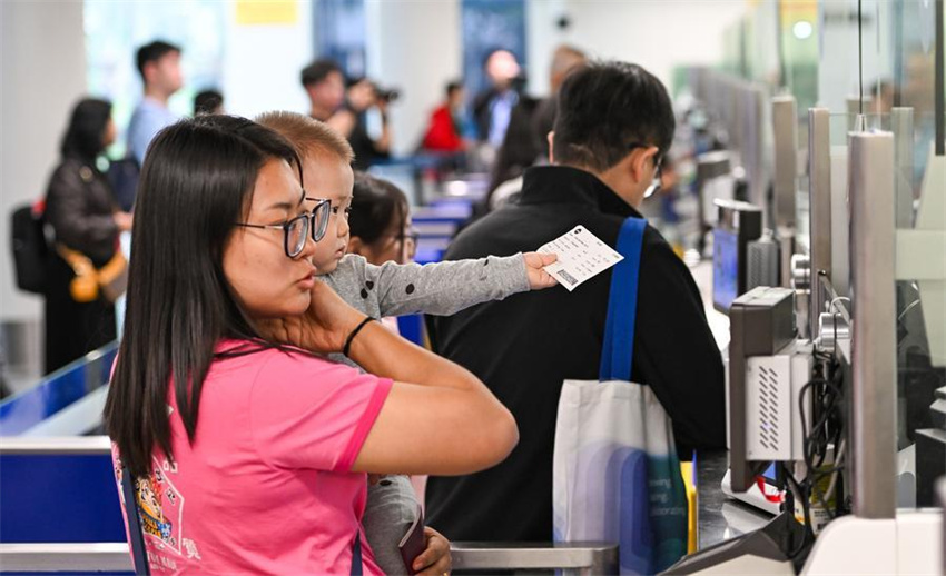 Primeiro mês de operações alfandegárias especiais em toda a ilha de Hainan impulsiona a conveniência para passageiros