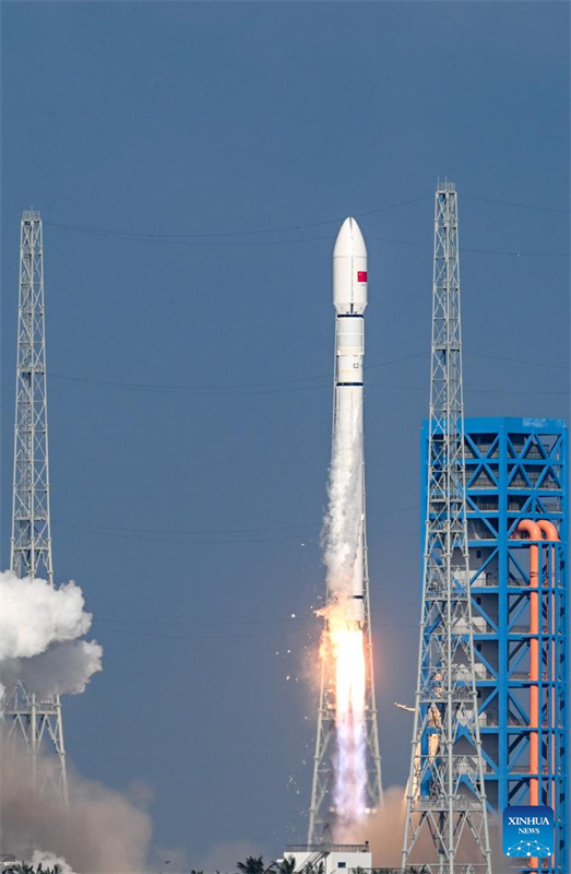 China lança novo grupo de satélites de internet