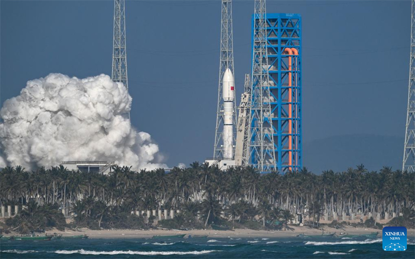 China lança novo grupo de satélites de internet