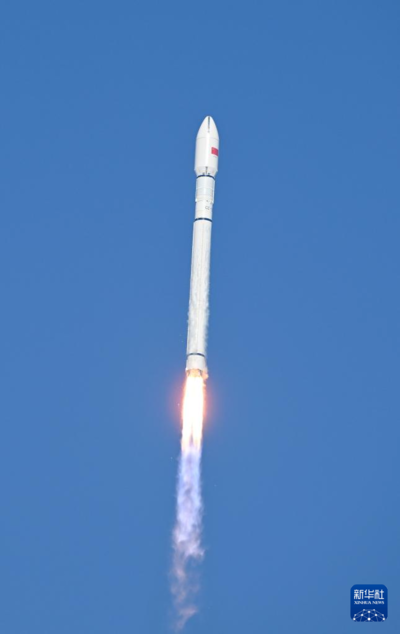 China lança novo grupo de satélites de internet