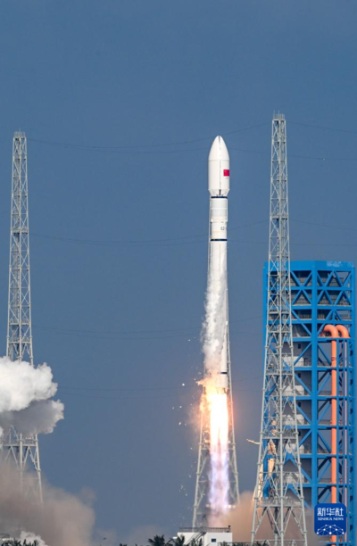 China lança novo grupo de satélites de internet