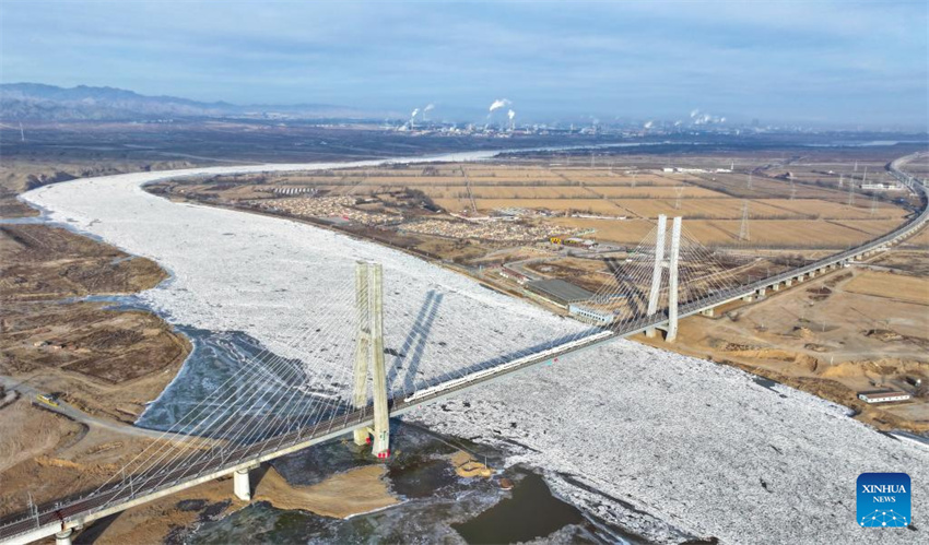 Galeria: Rio Amarelo congelado em meio a vaga de frio
