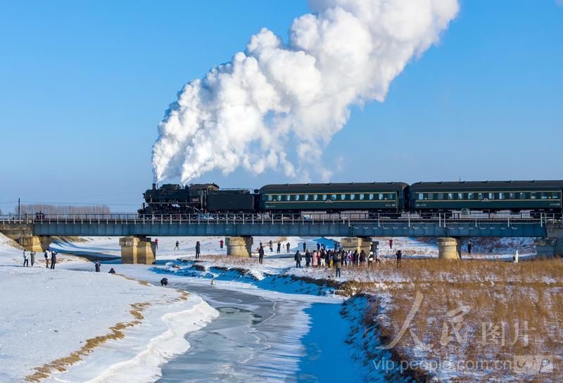 Liaoning oferece uma experiência retrô com locomotivas a vapor