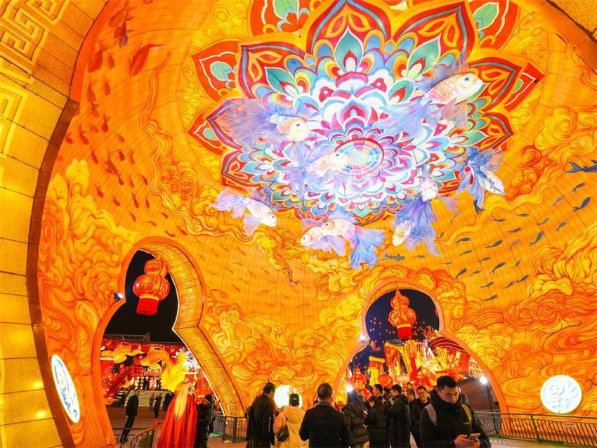 Festival anual icônico de lanternas tem início em Sichuan