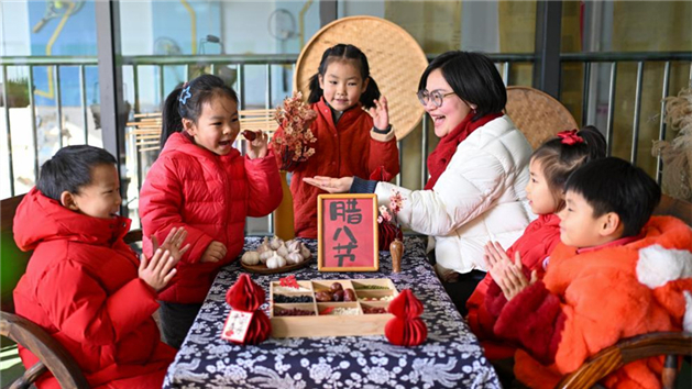 China celebra Festival de Laba