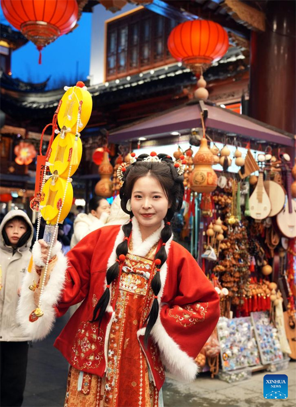 Festival das Lanternas do Jardim Yuyuan é inaugurado em Shanghai