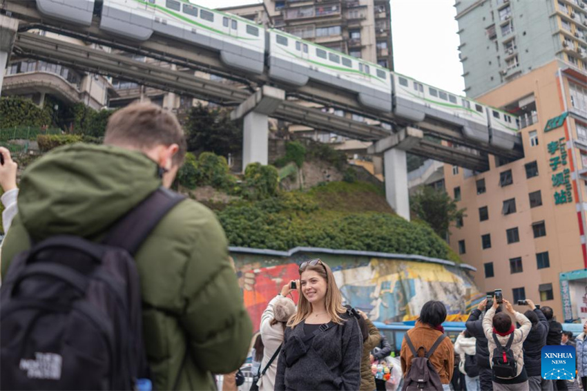 Abertura estimula aumento no número de visitantes que chegam à China e fortalece intercâmbios interpessoais