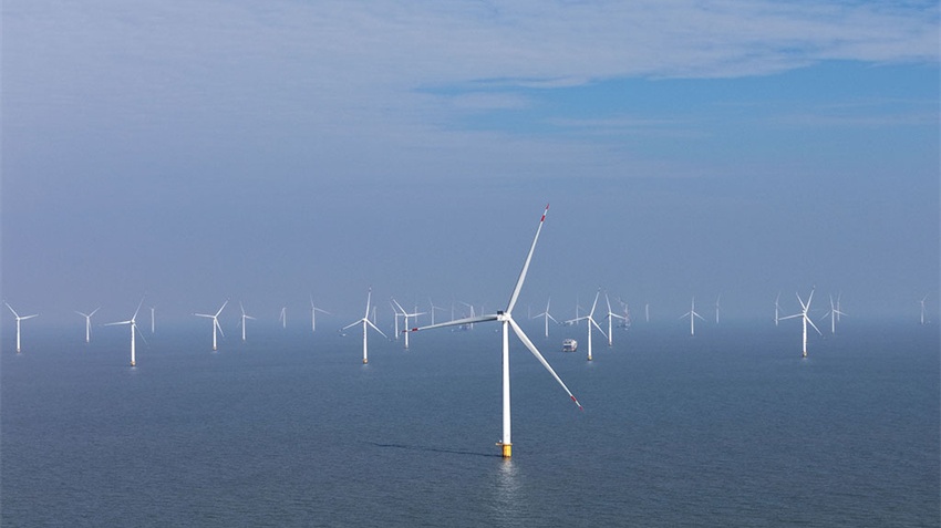 Investimento concluído pela China em projetos-chave de energia ultrapassa US$ 502 bilhões em 2025O investimento concluído pela China em grandes projetos de energia em 2025 atingiu um novo recorde de mais de 3,5 trilhões de yuans (US$ 502,31 bilhões), à medida que o país acelera sua transição para a energia verde.