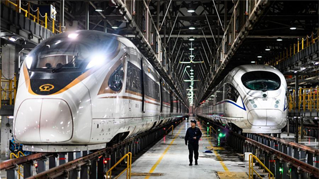 Operários de manutenção de trens-bala garantem segurança das viagens durante Festival da Primavera