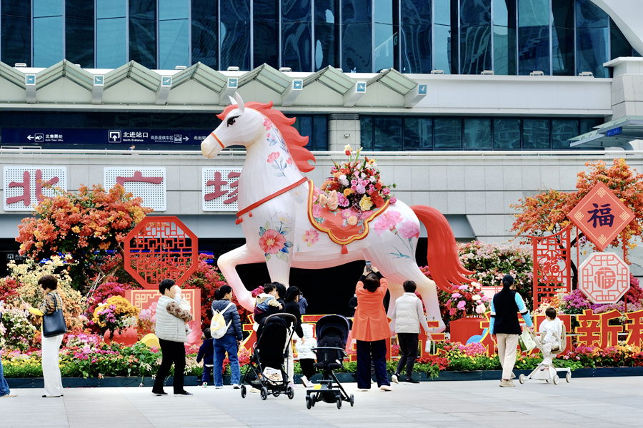Xiamen se ilumina para receber Ano do Cavalo