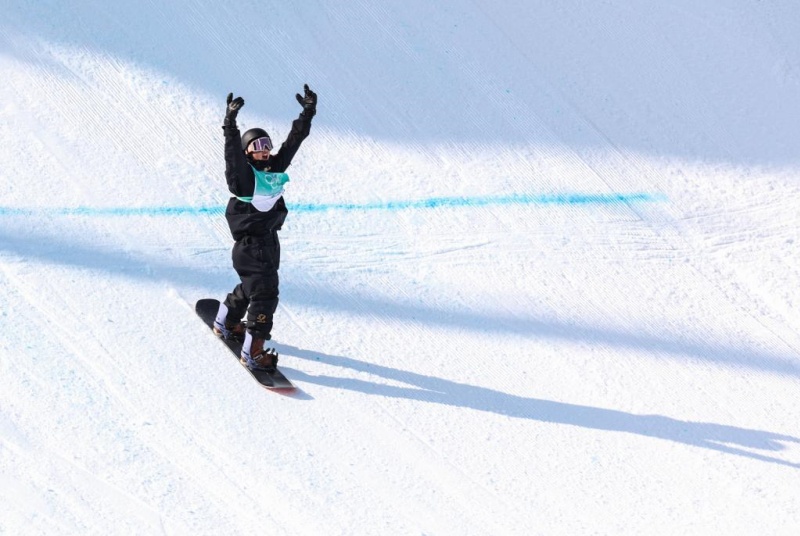 Snowboarder chinês Su Yiming conquista sua primeira medalha em Milão-Cortina