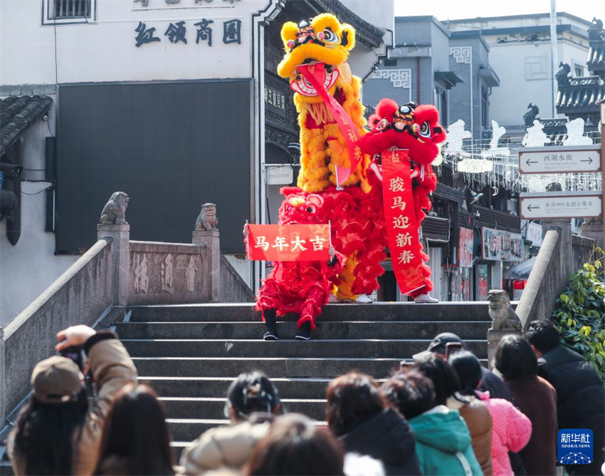 Zhejiang realiza atividades folclóricas tradicionais para celebrar o Ano Novo Chinês