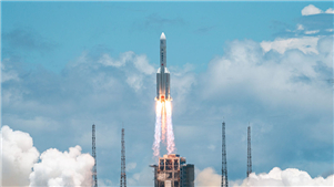 China lança com sucesso espaçonave experimental reutilizávelA China lançou um foguete Longa Marcha 2F do Centro de Lançamento de Satélites de Jiuquan, no Deserto de Gobi, no noroeste da China, no sábado, enviando uma espaçonave experimental reutilizável para órbita, segundo informou o centro de lançamento.