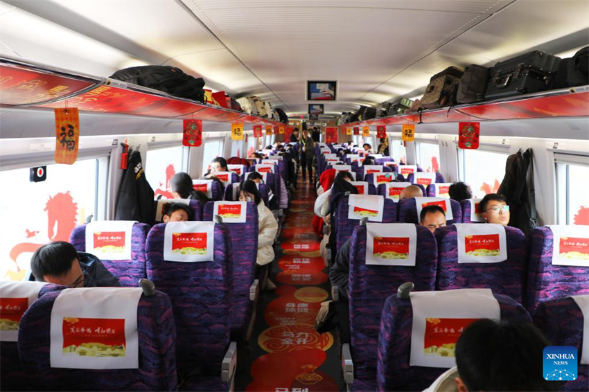 Museus móveis levam patrimônio cultural de Gansu até ao interior dos trens