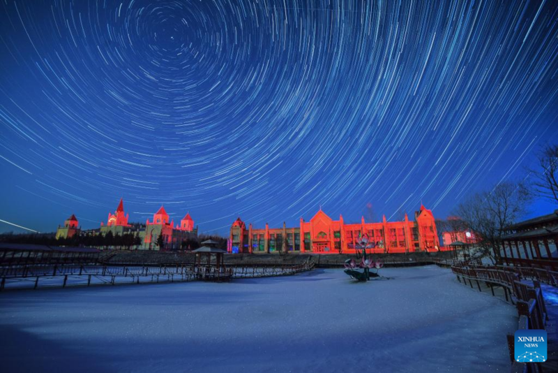 Galeria: vista do céu estrelado sobre Resort de Esqui de Yabuli