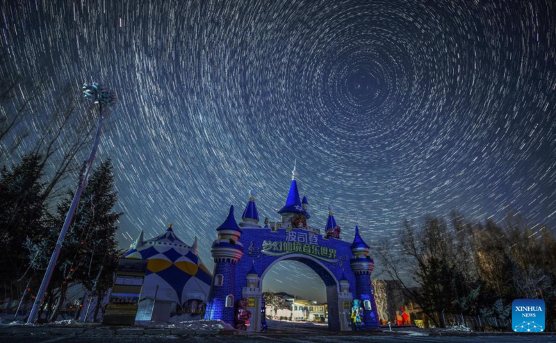 Galeria: vista do céu estrelado sobre Resort de Esqui de Yabuli