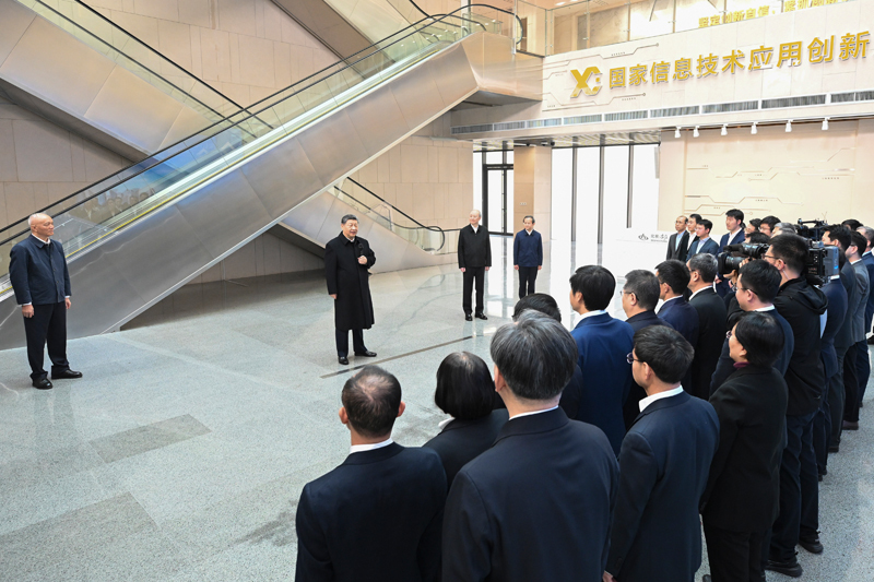 Xi Jinping visita pessoas em Beijing antes da Festa da Primavera