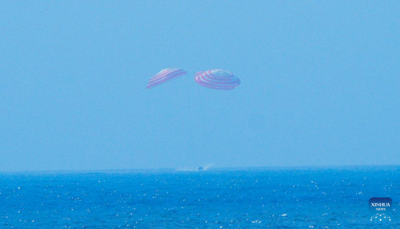 China completa primeira recuperação da cápsula de retorno de espaçonave a partir do mar