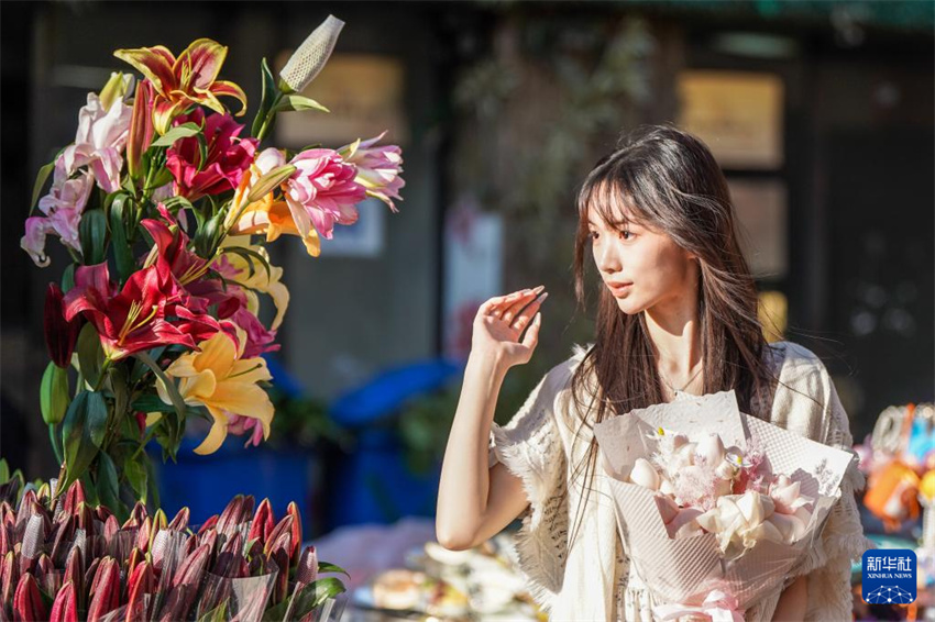 Flores festivas da “Capital Asiática das Flores” registram alta de vendas