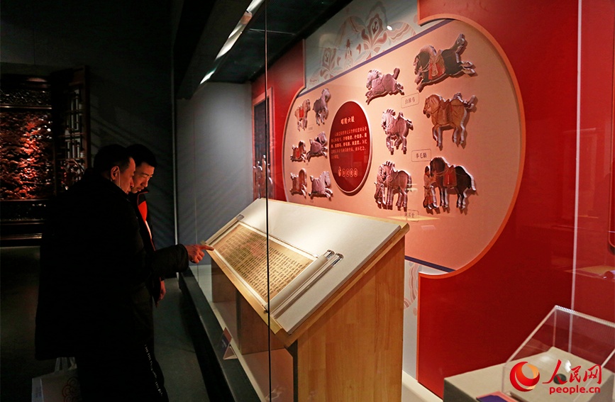 Museu de Tianjin apresenta exposição especial do Ano do Cavalo