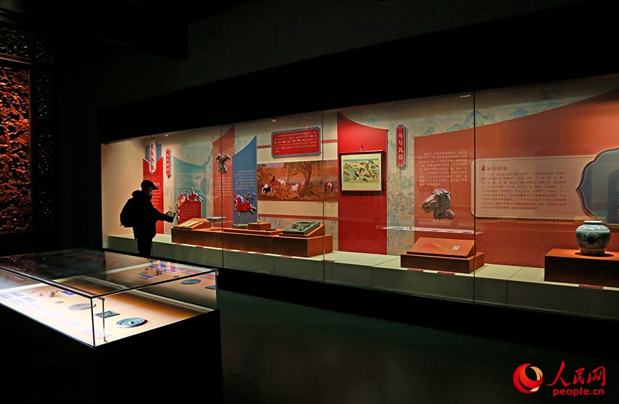 Museu de Tianjin apresenta exposição especial do Ano do Cavalo