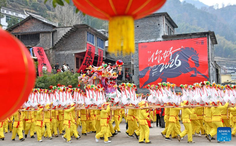 Eventos festivos realizados em toda a China para celebrar o próximo Ano Novo Chinês