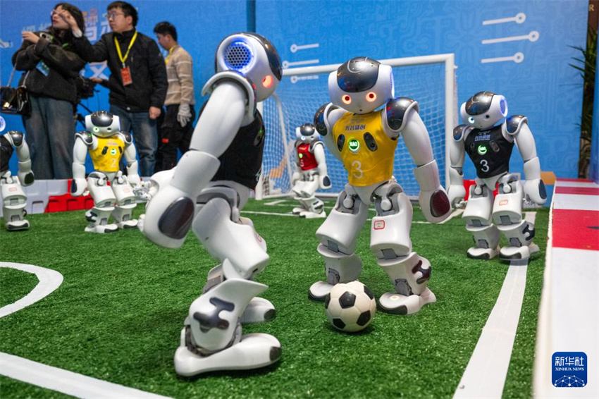 Diversos eVTOL e robôs humanoides fazem estreia em Wuhan