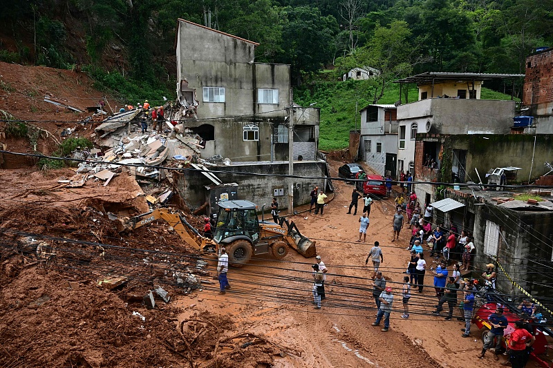 Número de mortos devido a chuvas torrenciais no sudeste do Brasil chega a 30