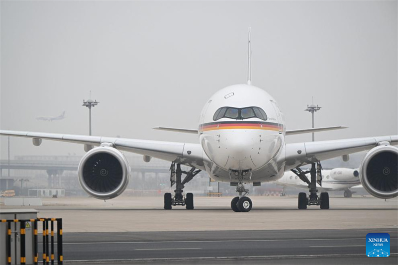 Chanceler alemão Friedrich Merz chega a Beijing para visita oficial