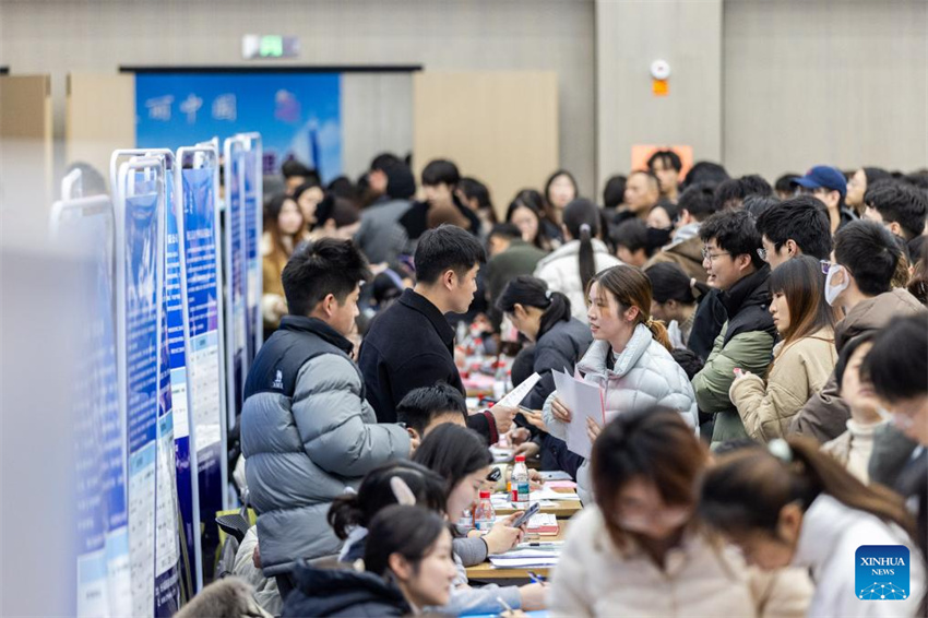Diversos tipos de feiras de emprego são realizadas em toda a China