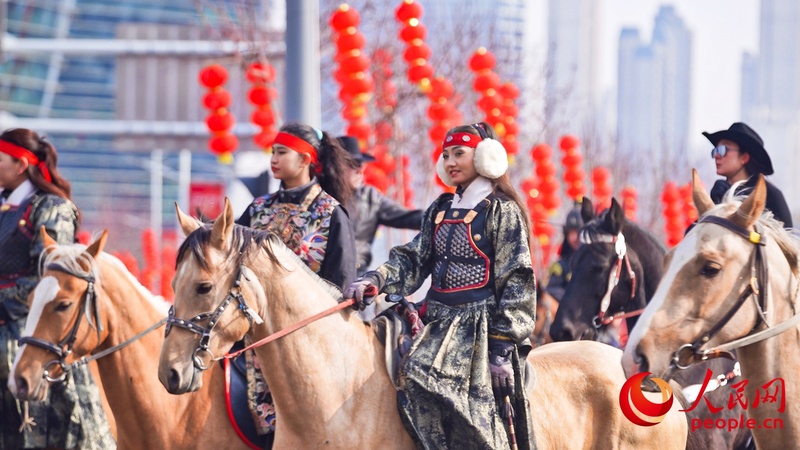 Gala Shehuo realizada em Xinjiang