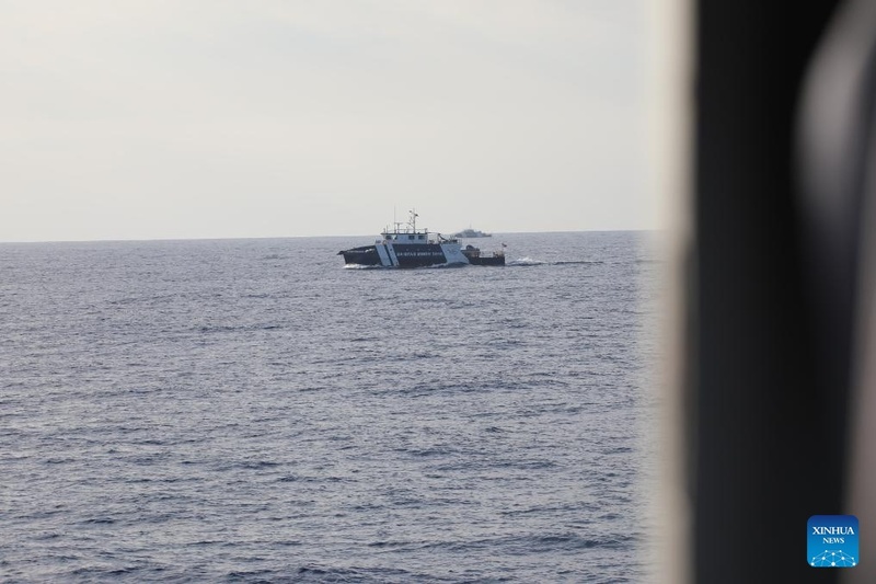 Guarda Costeira da China expulsa navios filipinos que invadiram ilegalmente águas de Huangyan Dao