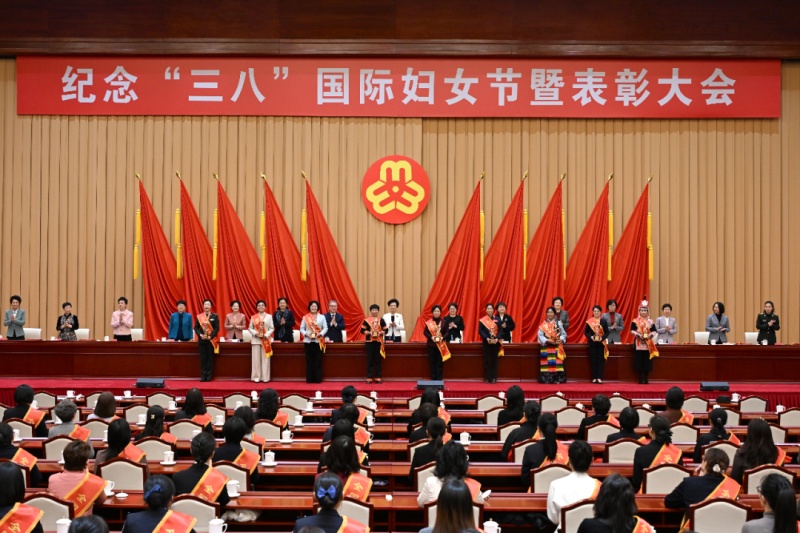 Dez mulheres excepcionais são homenageadas enquanto China comemora Dia Internacional da Mulher