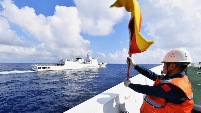 Navio Sandu da Guarda Costeira da China realiza patrulhas no Mar do Sul da China