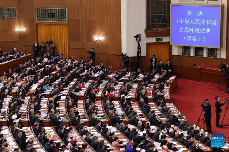 Legislatura nacional da China realiza reunião de encerramento da sessão anual