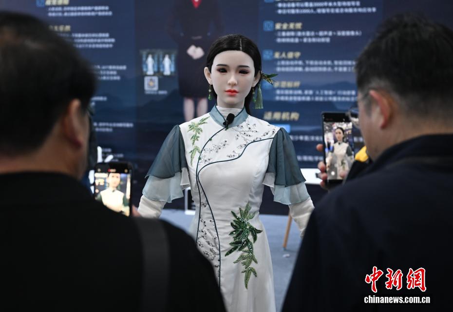 Feira de robôs humanoides realizada em Hangzhou