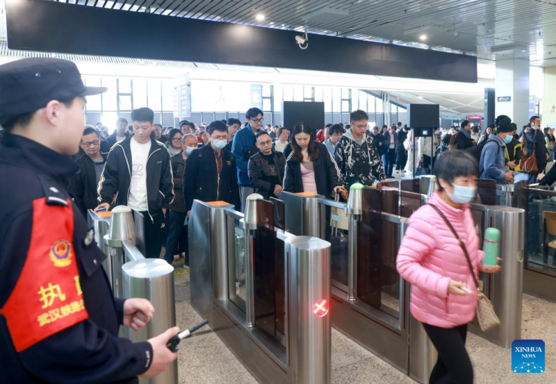 Estimativa de viagens da Festa da Primavera na China é de recorde de 9,4 bilhões