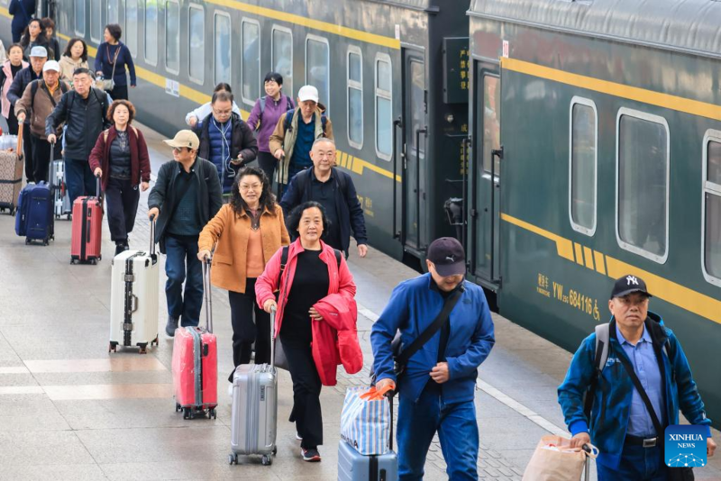 Estimativa de viagens da Festa da Primavera na China é de recorde de 9,4 bilhões