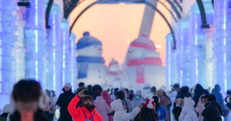 Economia do gelo e da neve da China proporciona "oportunidades escaldantes” ao mundo A economia do gelo e da neve tornou-se um poderoso motor para o desenvolvimento de alta qualidade da China.