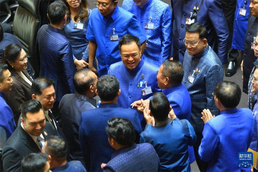 China parabeniza Anutin Charnvirakul por sua reeleição como primeiro-ministro da Tailândia