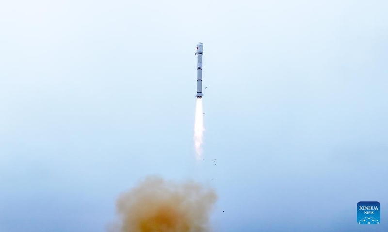 China lança com sucesso novo satélite de teste