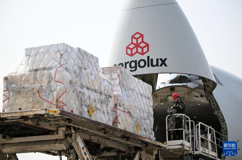 Capacidades de hub internacional de carga aérea em constante aprimoramento em Zhengzhou, centro da China