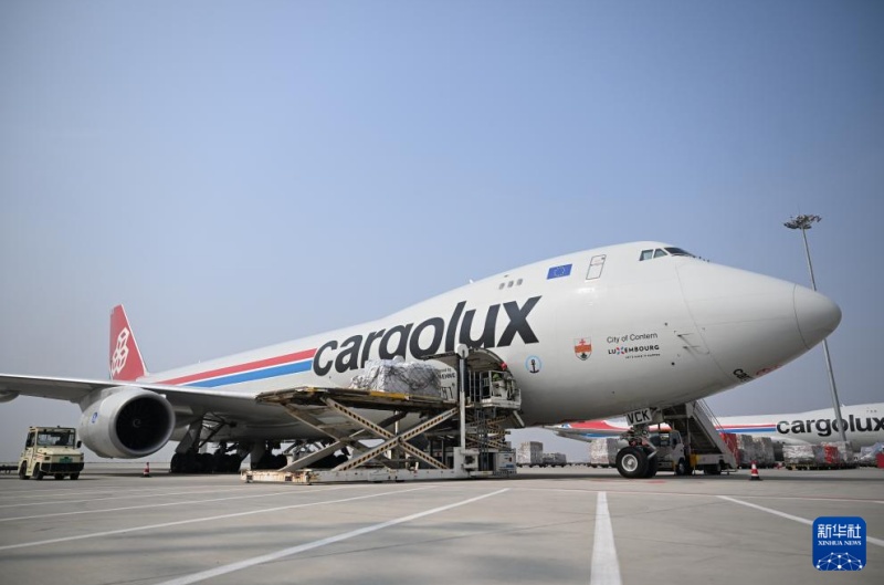 Capacidades de hub internacional de carga aérea em constante aprimoramento em Zhengzhou, centro da China