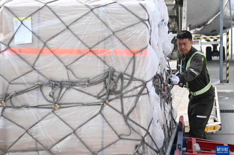 Capacidades de hub internacional de carga aérea em constante aprimoramento em Zhengzhou, centro da China