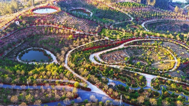 Antiga área de mineração em Yunnan é transformada em parque ecológico