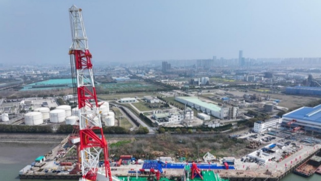 Maior navio bate-estacas do mundo é entregue na China e participará da construção de ponte marítima no Brasil Após a entrega, o navio seguirá para o Brasil, onde participará da construção da maior ponte estaiada sobre o mar da América Latina.  