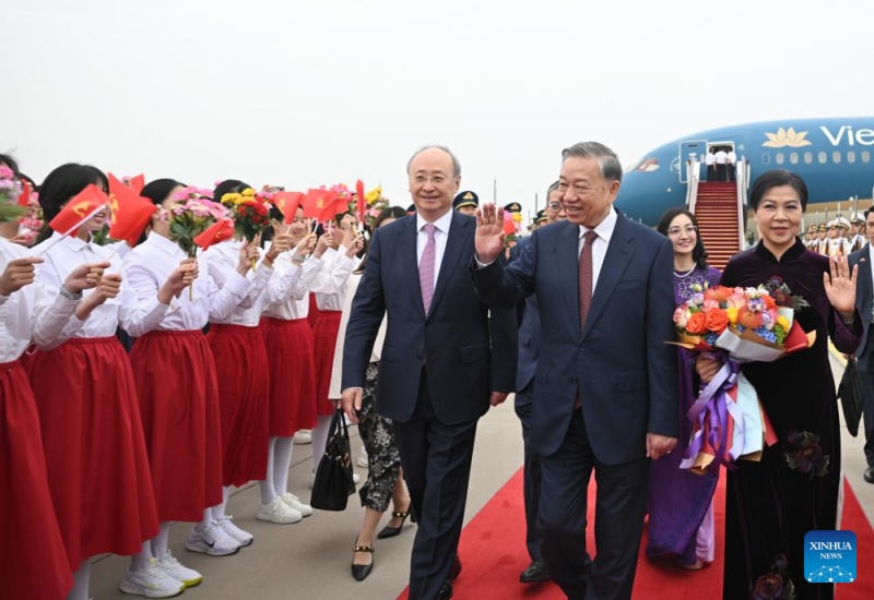 Principal líder do Vietnã, To Lam, chega a Beijing para visita de Estado