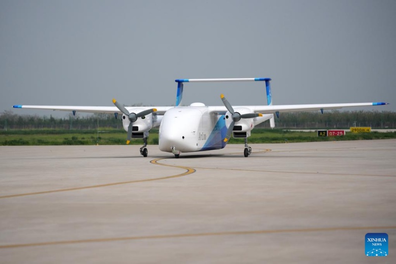 Sistema de aeronave cargueira não tripulada comercial HH-200 da China conclui voo inaugural