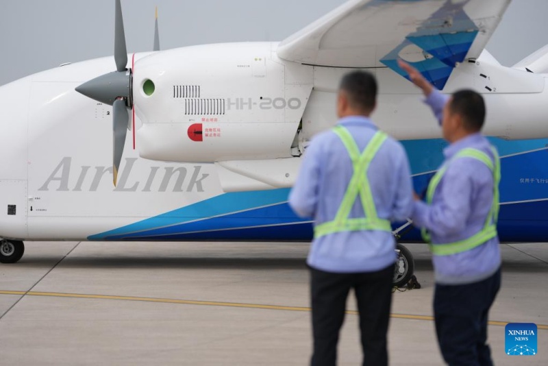 Sistema de aeronave cargueira não tripulada comercial HH-200 da China conclui voo inaugural