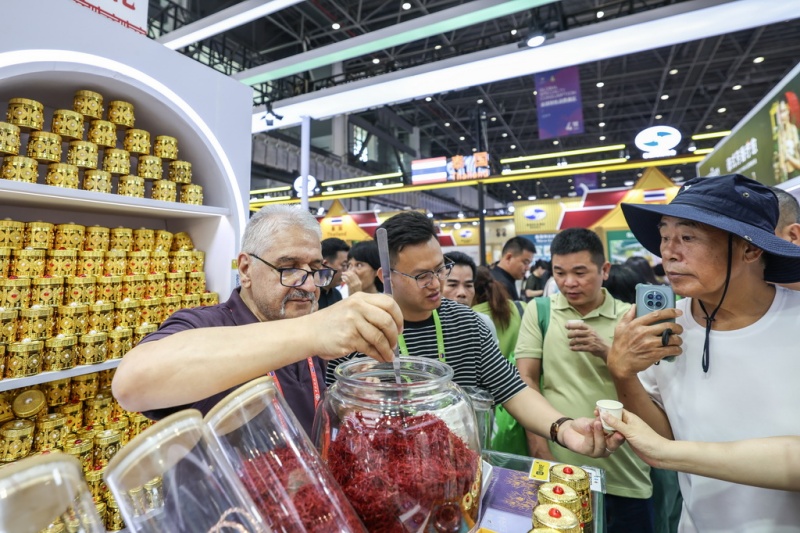 Porto de Livre Comércio de Hainan exibe 